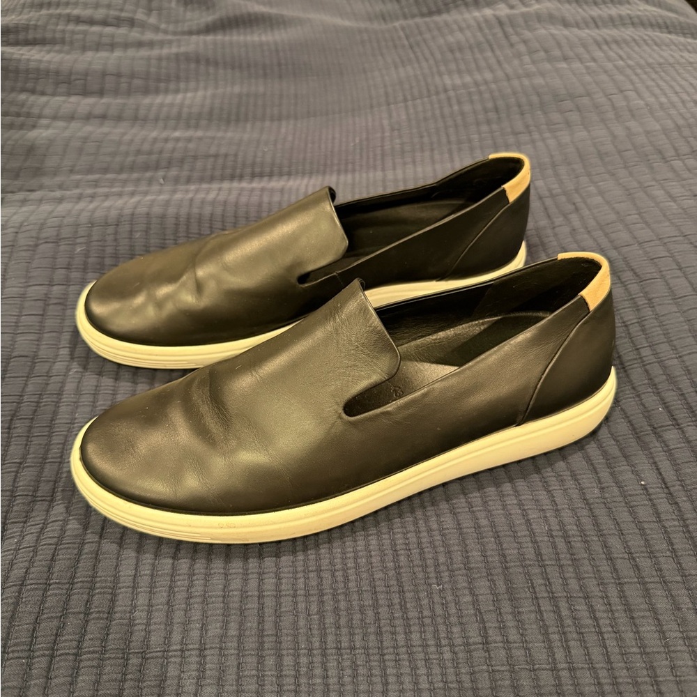 EUC ECCO Size 43 Women’s Soft 7 Slip on in black/powder